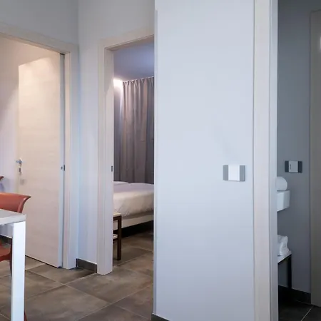 M-apphotel アパートホテル 3*